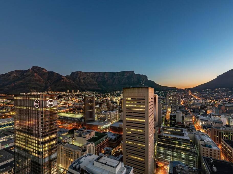 Stunning 1-Bedroom Apartment With Mountain Views Cape Town Eksteriør bilde